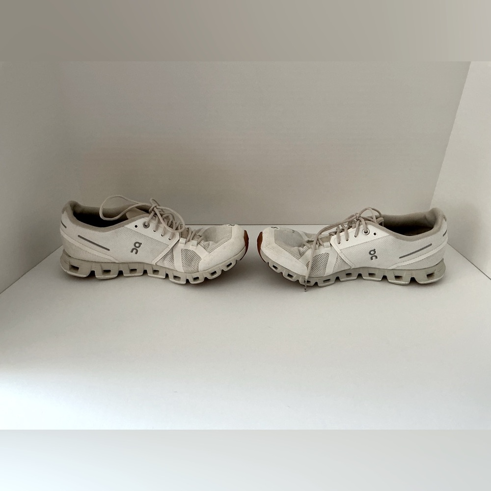 Women’s On Cloud Sneakers in White Sand Sz 8.5 - Picture 4 of 9